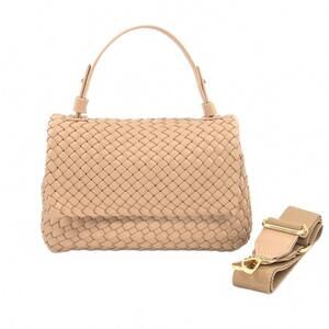 NEW BC HANDBAGS women's berlin woven handbag in beige